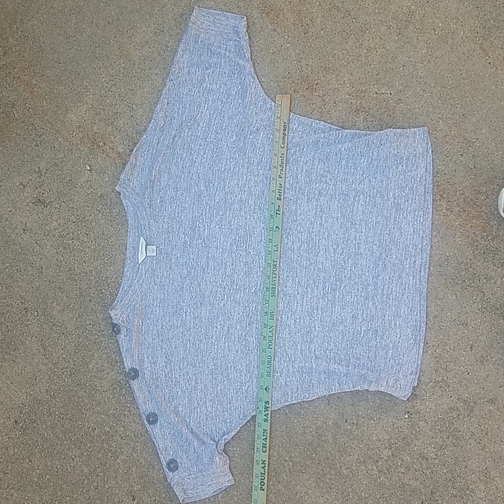 Women's Gray Top